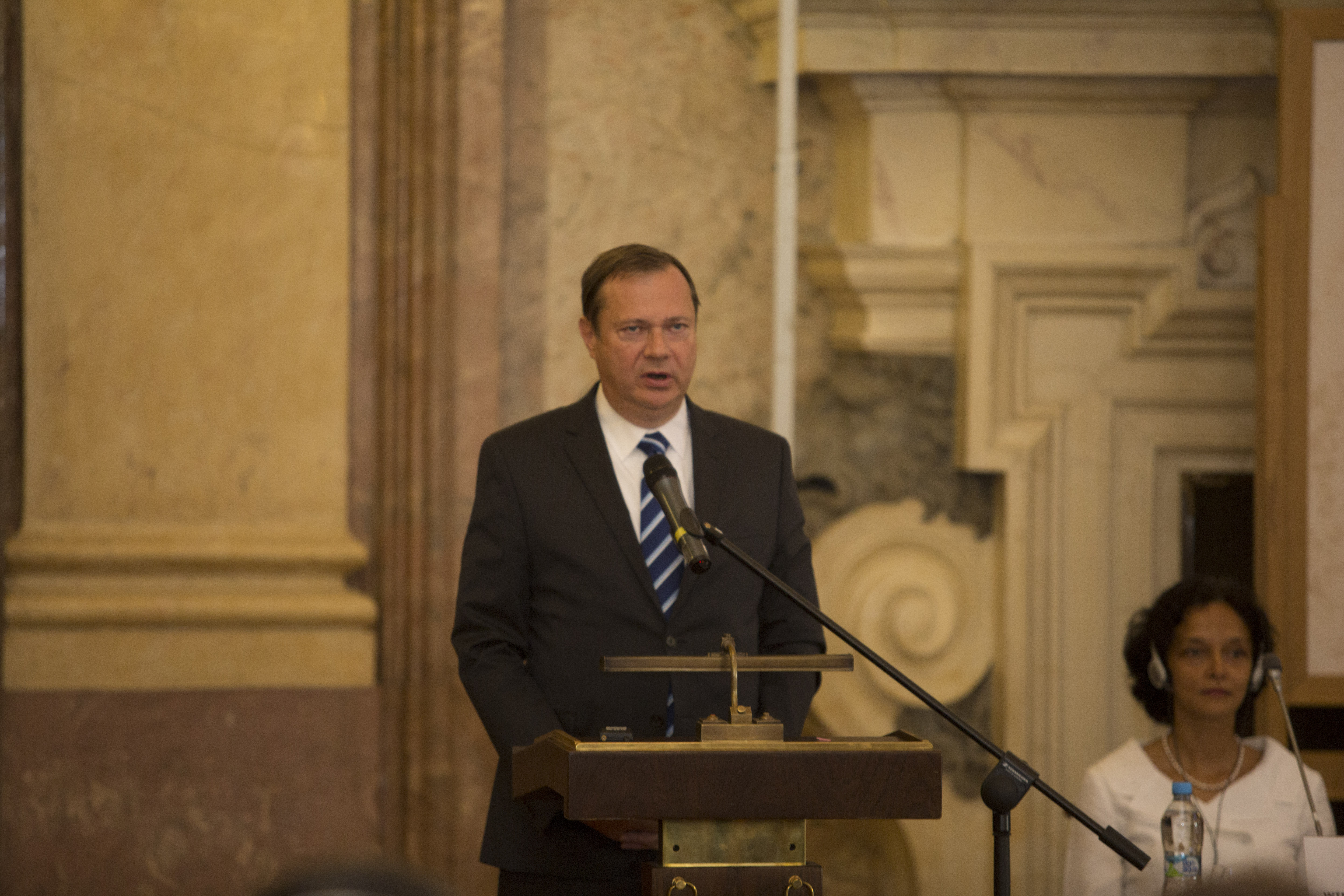 Pető Tibor nagykövet