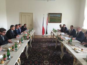 Plenáris megbeszélés a miniszterelnökkel